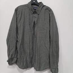 Patagonia Men's Gray Button Down Shirt Size Large