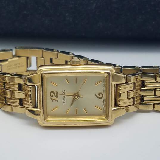 Vintage Women's Seiko 040143 Tank Stainless Steel Bracelet Watch image number 2