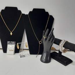7pc Bundle of Assorted Silver & Gold Tone Jewelry