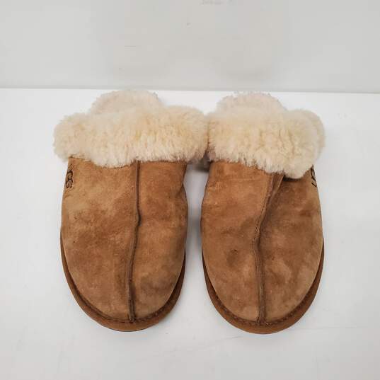 UGG WM's Chestnut Suede Scuffette II Slippers Size 11 image number 1