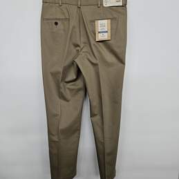 Men's Straight-Fit Flat Front Hidden Comfort Waistband Khakis alternative image