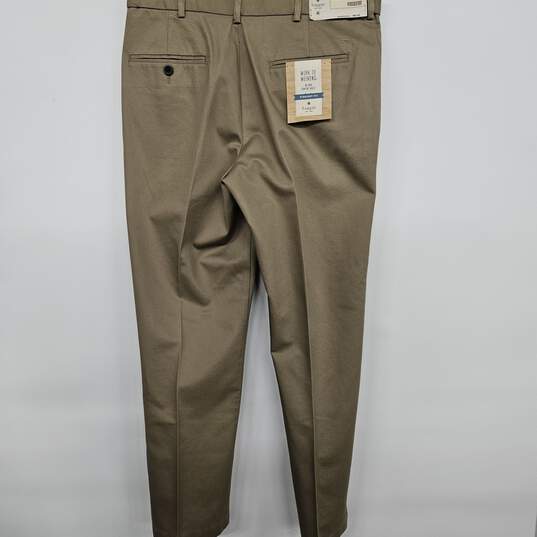 Men's Straight-Fit Flat Front Hidden Comfort Waistband Khakis image number 2