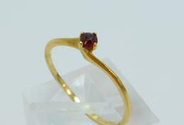 14K Yellow Gold Round Garnet Thin Band Ring 0.9g
