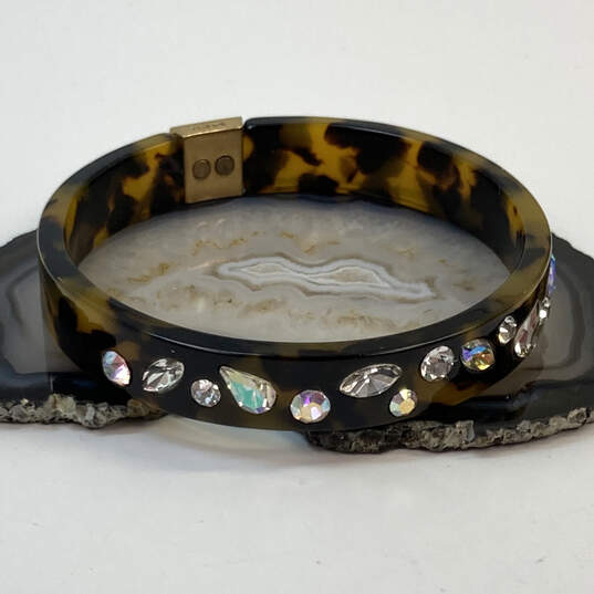 Designer J. Crew Gold-Tone Tortoise Shell Clear Rhinestone Bangle Bracelet image number 2