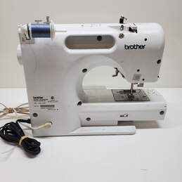 Brother Sewing Machine Project Runway Limited Edition CE7070PRW Untested P/R