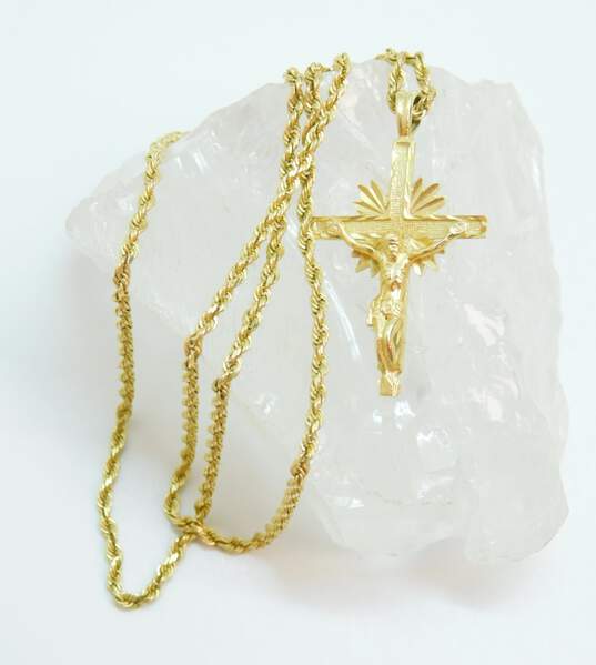 14K Yellow Gold Etched Crucifix Cross Pendant Twisted Rope Chain Necklace 7.2g image number 4
