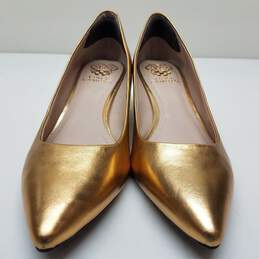 Vince Camuto Women's Gold Kitten Heel Pumps Size US 9 alternative image
