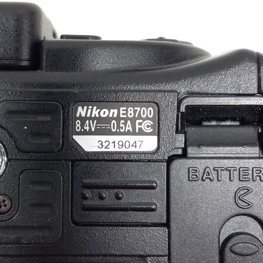 Nikon Camera w/ accessories image number 11