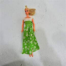 VTG 1976 Mattel Ballerina Barbie Doll 9093 w/ Green Romper & Skirt and Red Dress alternative image
