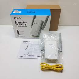 Lot of 4 Zyxel Powerline Ethernet Adapters - 2 PLA5236 & 2 PLA5206 v2 alternative image