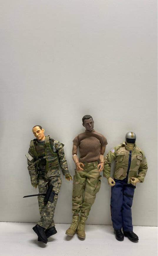 3 G.I. Joe Action Figures Assorted Lot of 11.5 In Dolls with Accessories image number 2