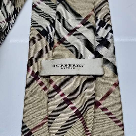 Burberry London Check Patterned Silk 59in Necktie AUTHENTICATED image number 3