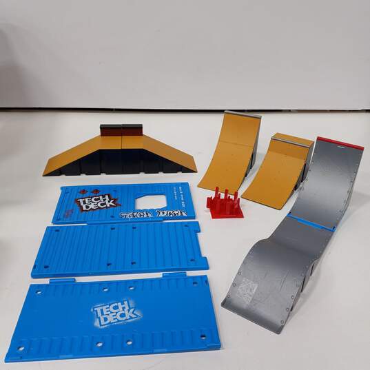 Tech Deck Playsets w/10 Boards, 2 Bikes, & Other Accessories image number 2