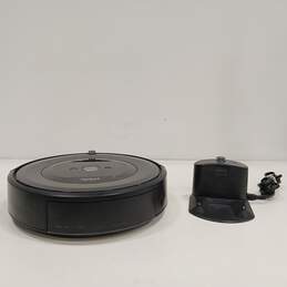 Roomba e5 Aero Force Cleaning system Model# 17070 with Charging Base