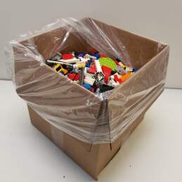 Lego Bundle Lot of Mixed Pieces alternative image