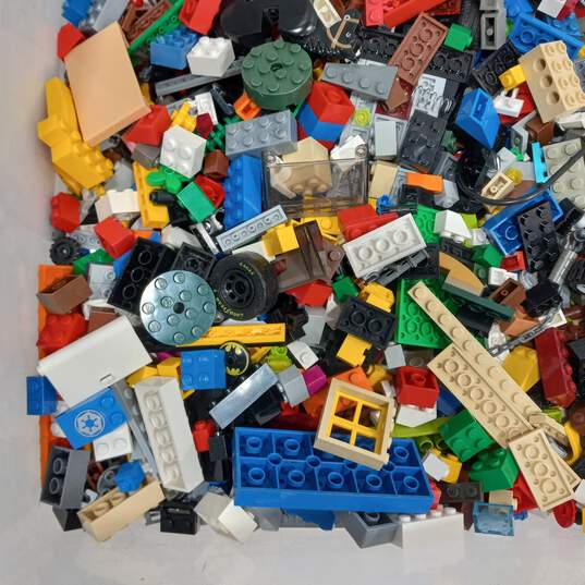 Bundle of 7lbs of Assorted Lego Building Bricks image number 4