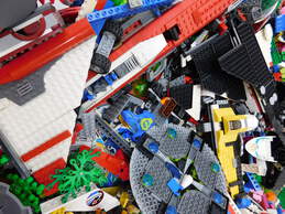 11.8 LBS LEGO Mixed Bulk Box alternative image