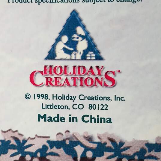 Holiday Creations Holiday Scene Musical Illuminated Figure image number 5