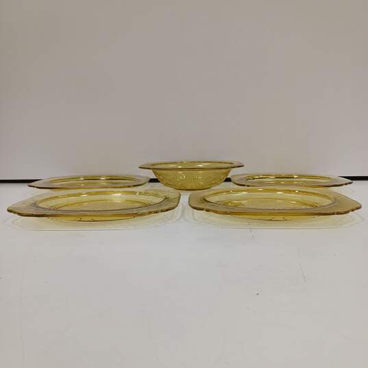 Set of 5 Vintage Amber Madrid Depression Glass Bow & Plates image number 3