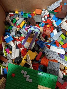 10.5 lbs. of Assorted Lego Building Blocks alternative image