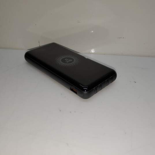 Untested PD22. 5W Wireless Powerbank 15W Model Y11B P/R image number 4