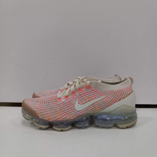 Nike, Women's Athletic  Shoes Size 9 image number 2