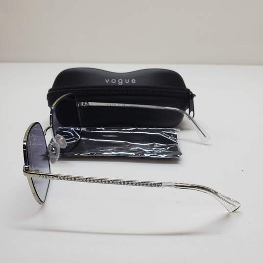 Vogue  4175-SB 323/79 53-17 135 2N Eyeglasses with Case image number 2