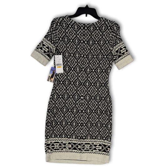 NWT Womens Black Geometric Short Sleeve Knee Length Sweater Dress Size S image number 2