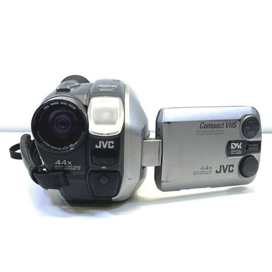 JVC GR-AXM700U VHS-C Camcorder image number 2