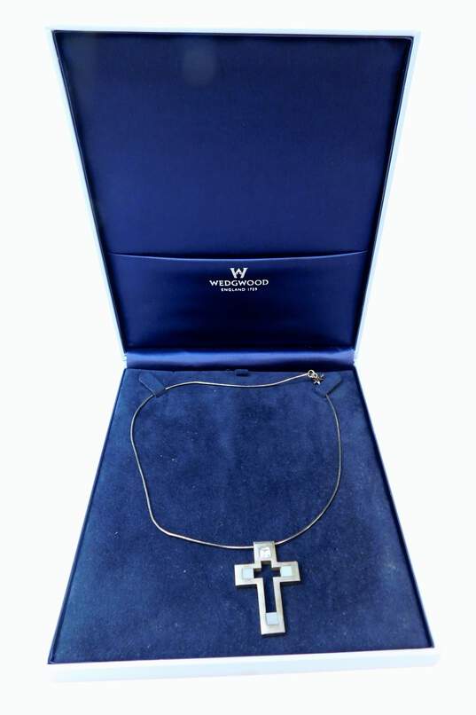 Wedgwood 925 Blue Topaz Ceramic Cross Pendant Necklace With Box 288.7g image number 1
