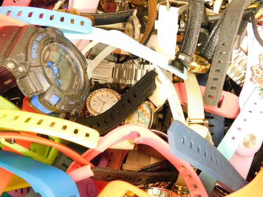9.0 LBS Mens & Womens Watches Variety image number 1