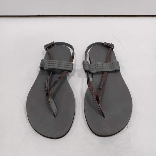 Havaianas Women's Gray Flip Flops Size 7.5 image number 1