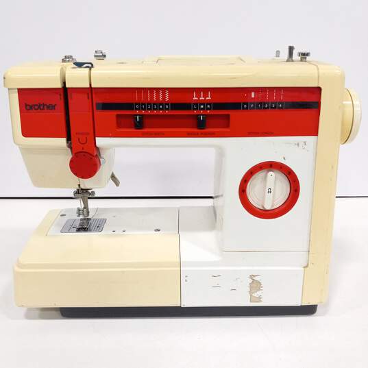 Brother VX810 Sewing Machine image number 3