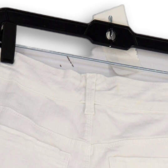 NWT Womens White Flat Front Light Wash Cuffed Denim Mom Shorts Size 2/26 image number 4