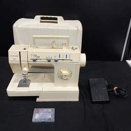Vintage Singer Merritt 4525 Sewing Machine in Case