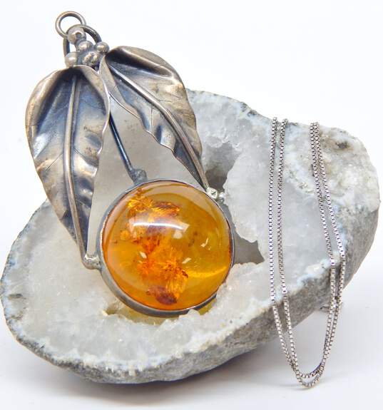 Artisan 925 Amber Cabochon Circle & Textured Leaves Pendant Chain Necklace image number 1