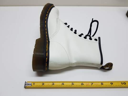 Dr. Martens Air Wair 11821 White Leather Boots 8 Black Eyelet Sz 5L image number 4