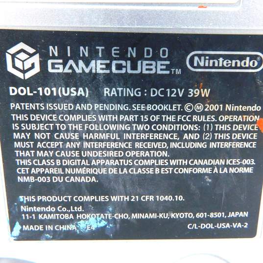 Nintendo GameCube Platinum Console- Parts + Repair image number 10