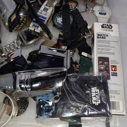 5.1lb Bundle of Assorted Star Wars Wrist Watches alternative image