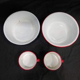 Set of 4 Vintage Metal Enamelware Coffee Mugs & Serving Bowls alternative image