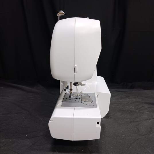 Brother CE-500PRW Sewing Machine image number 3