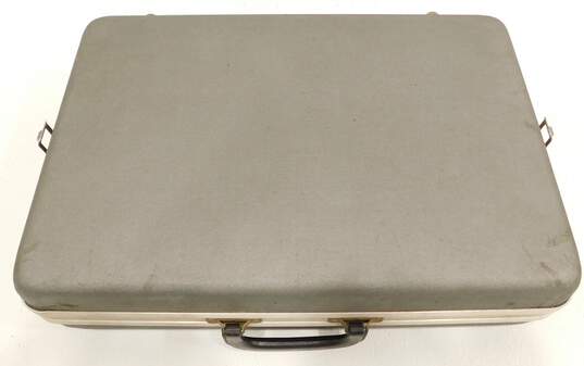 VNTG Columbia Brand M-1902 Model Suitcase Turntable w/ Power Cable (Parts and Repair) image number 11