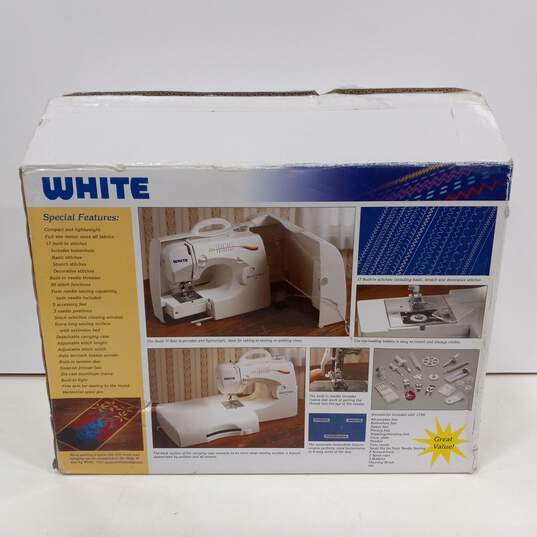 White Quilt "N Sew Sewing Machine 1730 image number 12