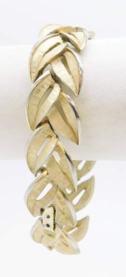 VNTG Crown Trifari Gold Tone Florentine Finish Leaf Clip Earrings and Bracelet Set alternative image