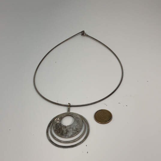 Designer Silipada 925 Sterling Silver Hammered Triple Ring Pendant Necklace image number 2