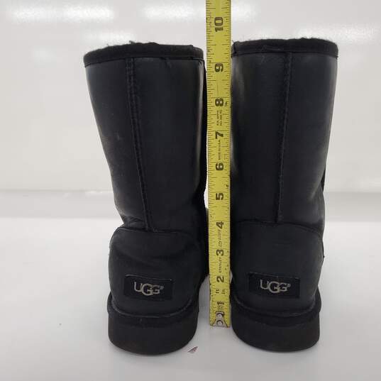 UGG Women's Classic Short Black Leather Water Resistant Wool Lined Boots Size 9 image number 4