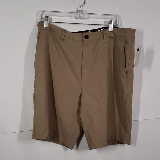 Mens Regular Fit Slash Pockets Flat Front Chino Shorts Size 34 image number 1