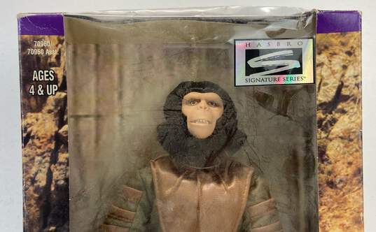 Hasbro Signature Series Planet of the Apes Cornelius Figure image number 3