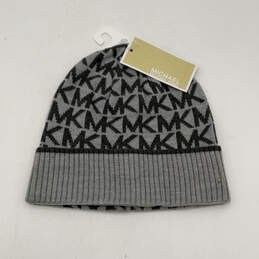 NWT Womens Gray Signature Print Knitted Cuffed Winter Beanie Hat One Size alternative image