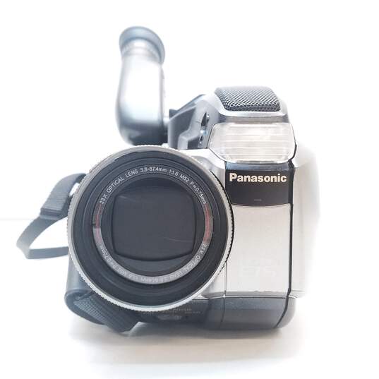 Panasonic PV-L678D VHS-C Camcorder image number 2